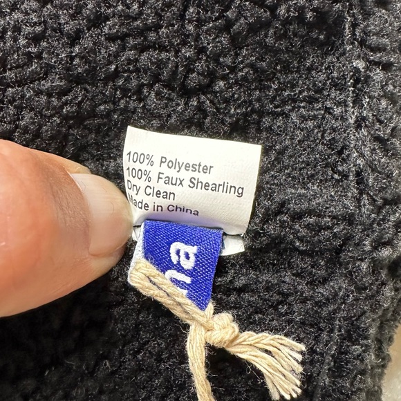 NWT Revolve Hat Attack Reversible Faux Shearling Bucket Hat Black Women’s OS - Picture 7 of 10